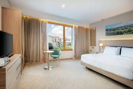Hilton Garden Inn Tirana - 18