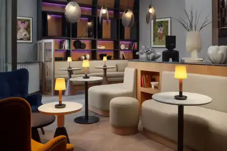 Courtyard By Marriott - 4