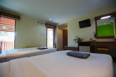 Twin Palms Resort - 6