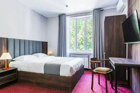 Grand Nur - 25