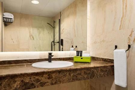 La Quinta by Wyndham Dubai Jumeirah - 42