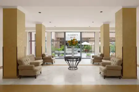 Ani Plaza - 4