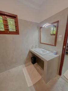 OYO 401 Easy Living - 9