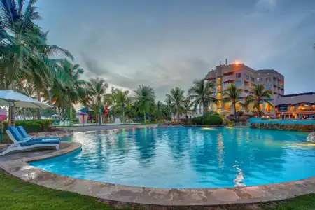 Crowne Plaza Resort Salalah by IHG - 11