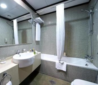 TIME Oak & Suites - 13
