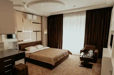 Astor - 5