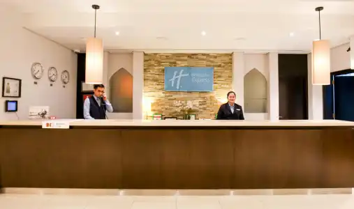 Holiday Inn Express Internet City, an IHG - 5
