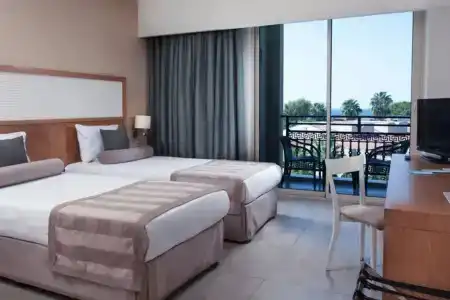 Paloma Oceana - 16