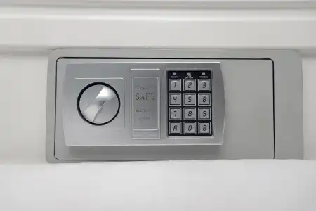 Caps Lock - 8