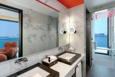 Hyatt Centric Jumeirah Dubai - 12
