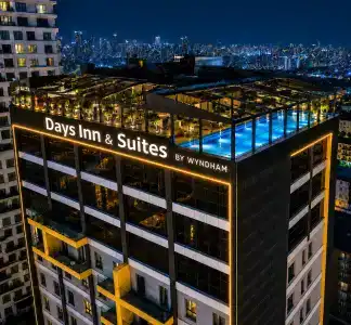 Days Inn & Suites by Wyndham Esenyurt - 1