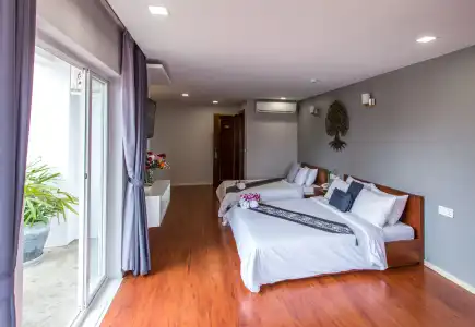 The Heli Boutique - 141