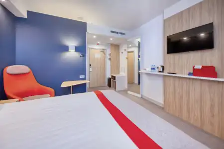 Holiday Inn Express - 52
