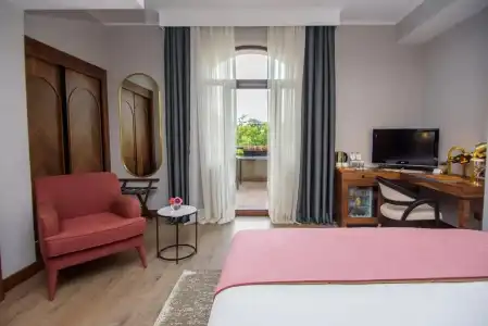 Tiflis Palace - 35