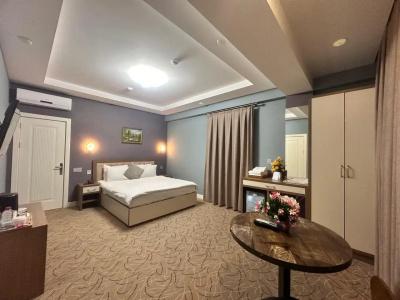 Royal Meridien - 82