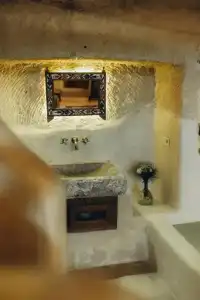 Doda Artisanal Cave +14 adults only - 39