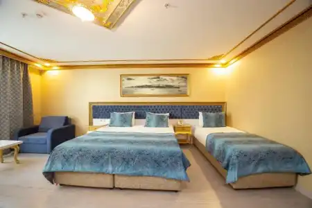 Empire Suite - 28