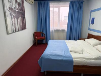 La Vie De Chateau - 192