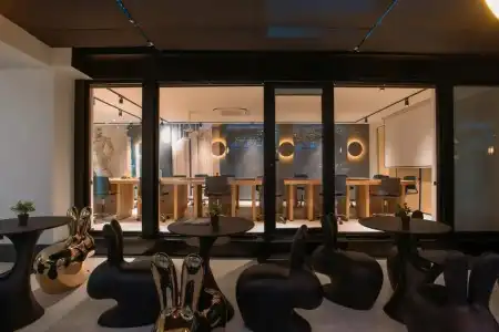 Urban Boutiques 9 - 30