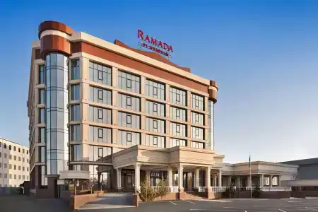 Ramada by Wyndham - 12