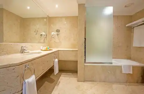 Dubai Marine Beach Resort & Spa - 61