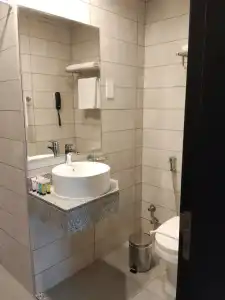 VOGO Grand - Formerly Best Western Plus Academic City - 30
