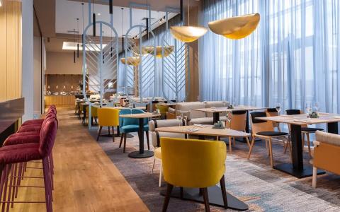 Hampton By Hilton - 4