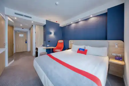 Holiday Inn Express - 47