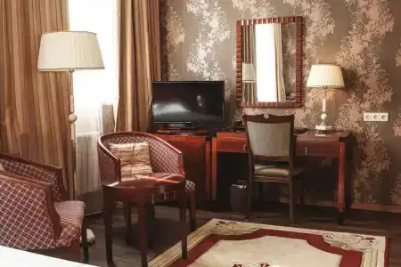 Gloria Business - 108