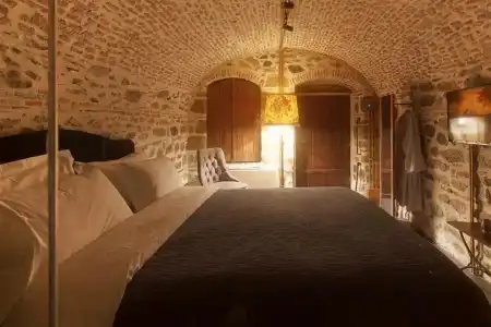 Hani I Pazarit Boutique - 1