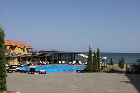 Best Western Bohemian Resort - 3
