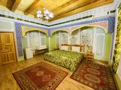 Komil Bukhara Boutique - 4