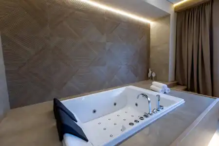 Kamarooms Business & Spa - 71