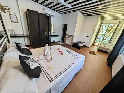 Dhonfulhafi Beach View & Spa - 9