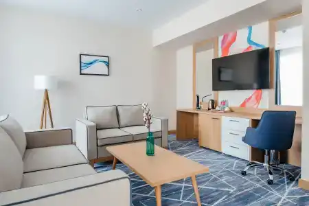 Ramada by Wyndham - 12
