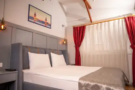 Corner Hot - 54