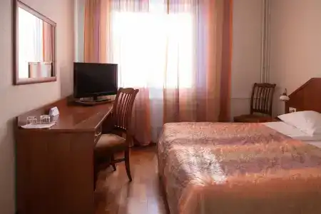 40-i Meridian Yaht-Klub - 50