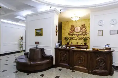 Grand - 3