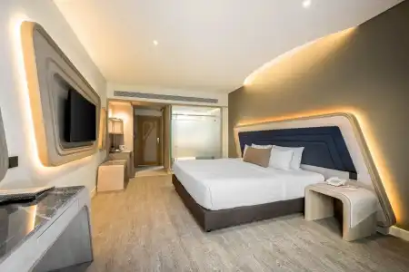 Amora Beach Resort Phuket - 33
