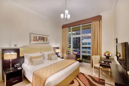 Pearl Marina Apartments LLC - 50