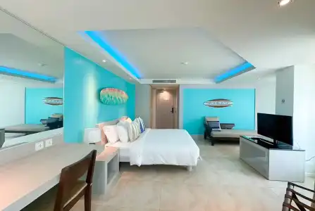 Zenmaya Oceanfront Phuket, Trademark Collection by Wyndham - 9