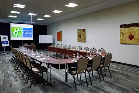 Holiday Inn Express Internet City, an IHG - 15