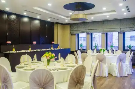 Ramada by Wyndham Bishkek Centre - 11