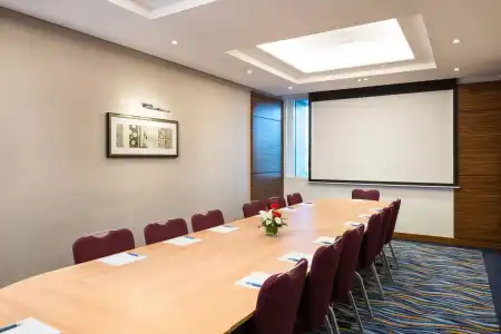  Four Points by Sheraton Bur Dubai - 25
