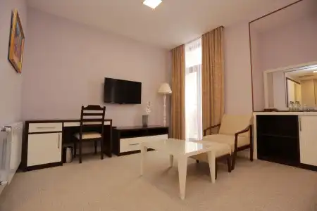 ILK INN - 82