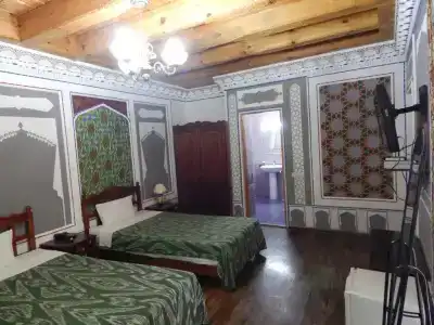 Komil Bukhara Boutique - 10
