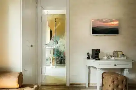 Gallery 37 Powered by ASTON - 15