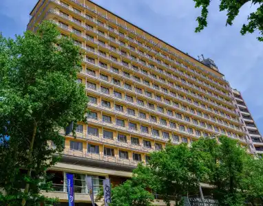 Ani Plaza - 3