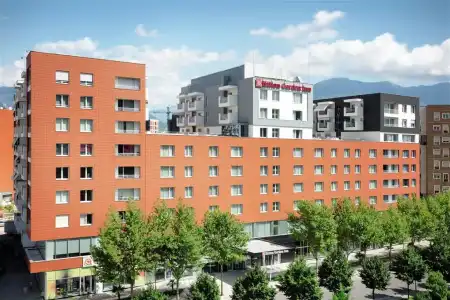 Hilton Garden Inn Tirana - 11