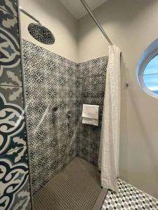 Alpha Garden Guest House - 106